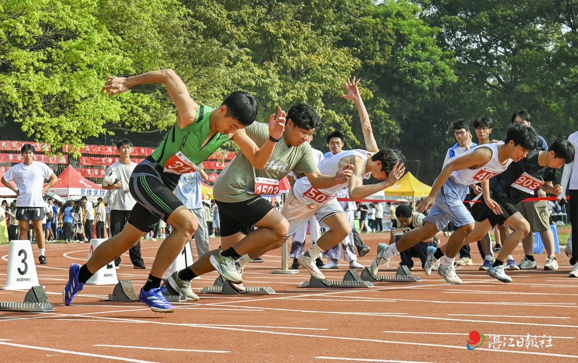 开云体育平台APP-包含奋力拼搏：两支球队将在赛场上展现顽强拼搏精神的词条