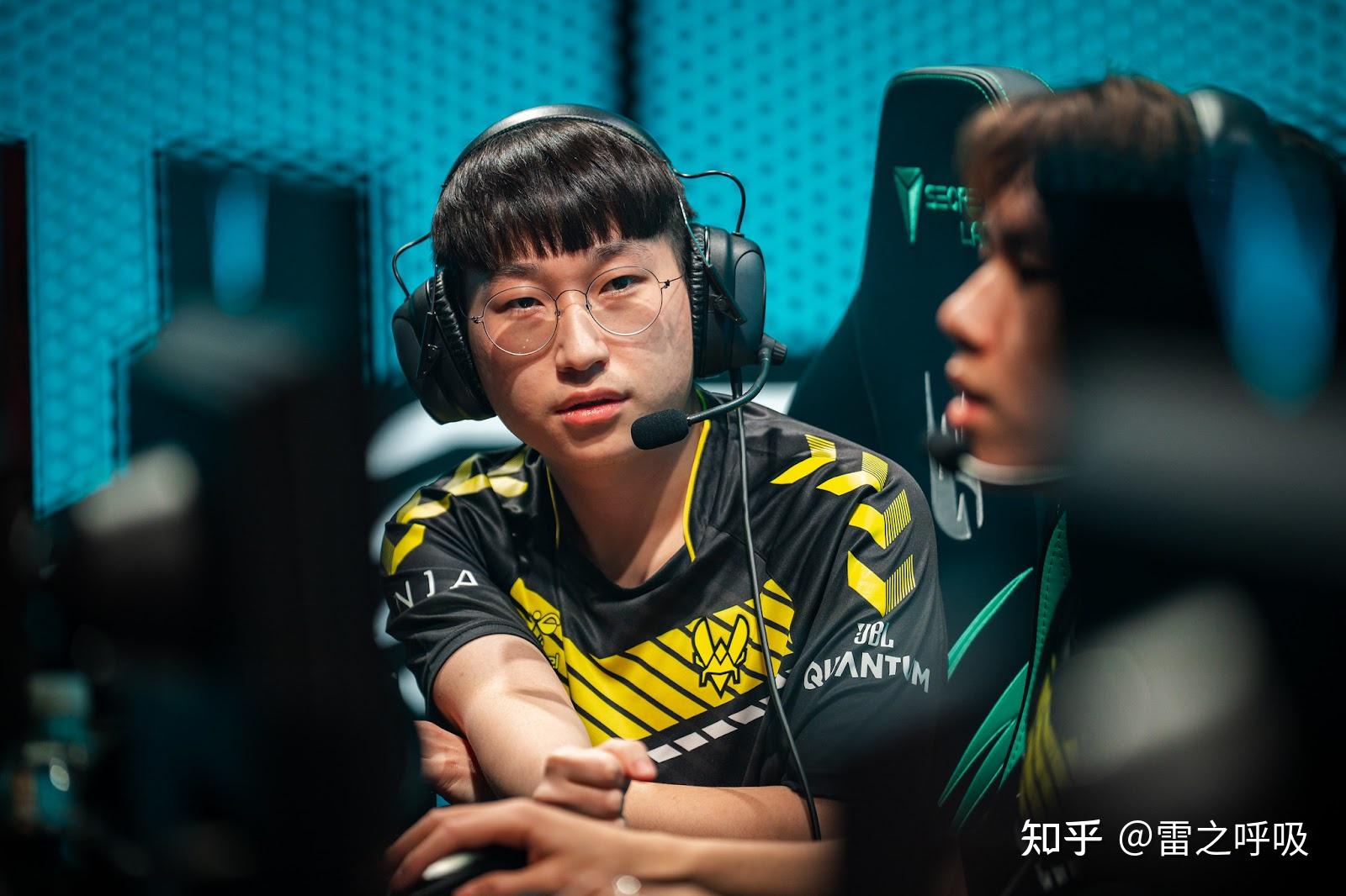 开云平台-CLG翻盘FNC，Jankos操刀奇招英雄翻盘小组赛2:0（东京）
