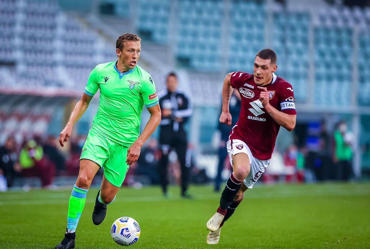 包含RB莱比锡战平对手，球队展现团结与斗志的词条