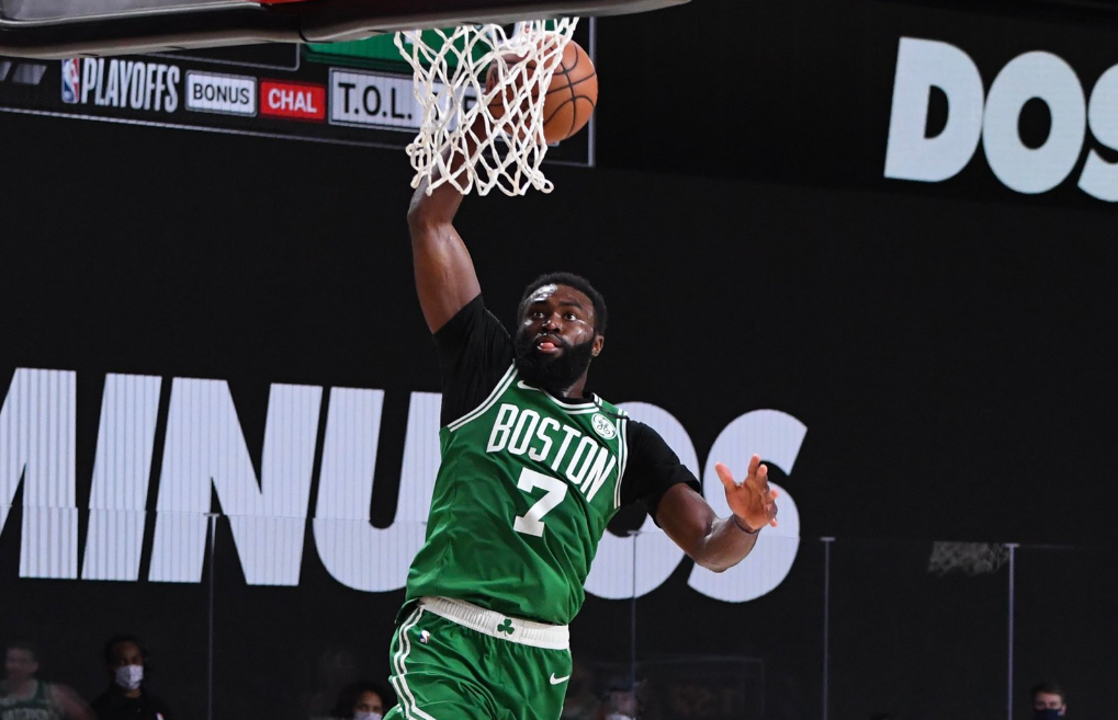 包含凯尔特人赢球收官，海沃德三分连得热火狂欢的词条