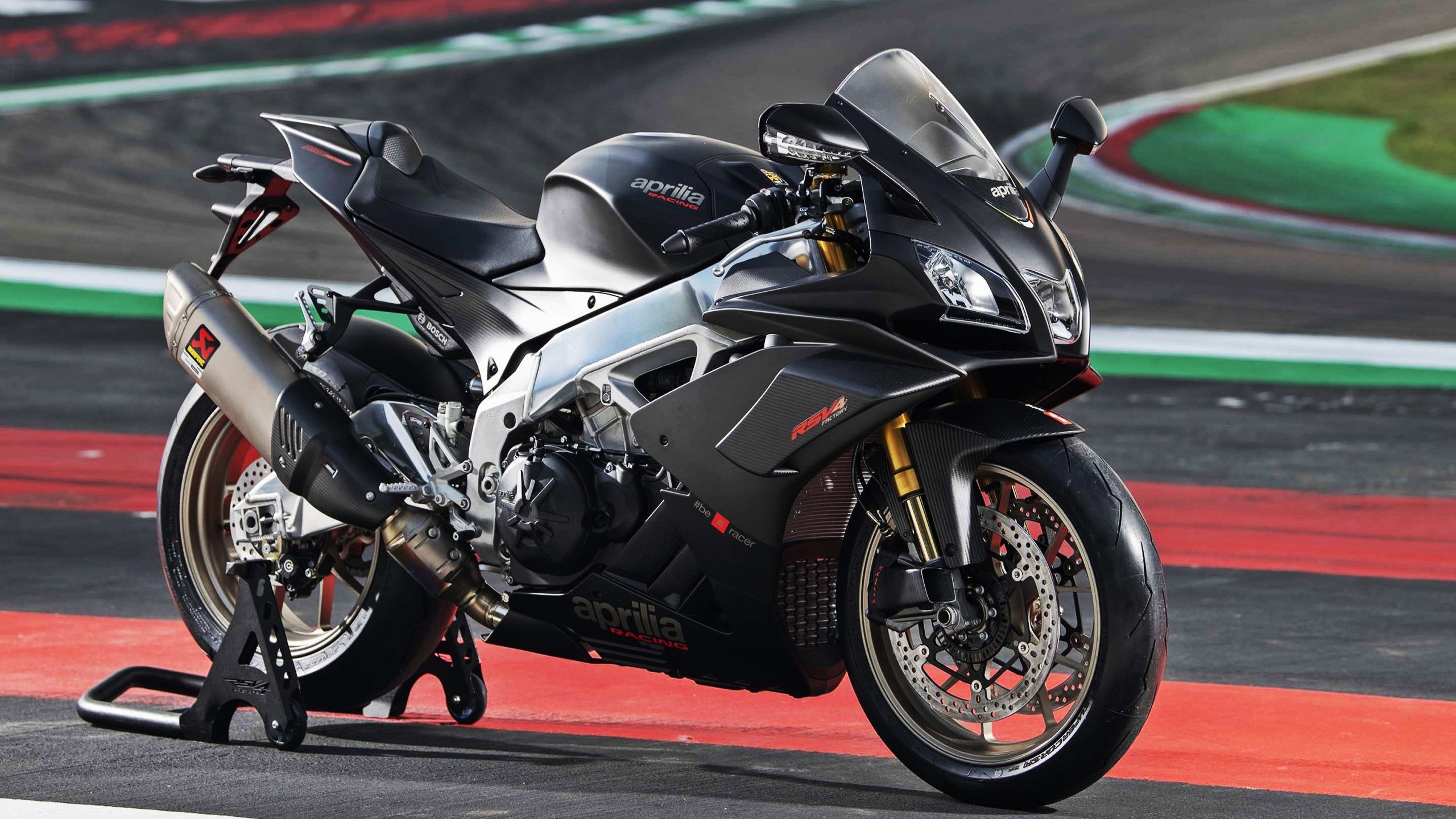 开云体育在线-斯通斯闪耀！拉齐奥三连击压制牙买加，关键先生诠释中场艺术