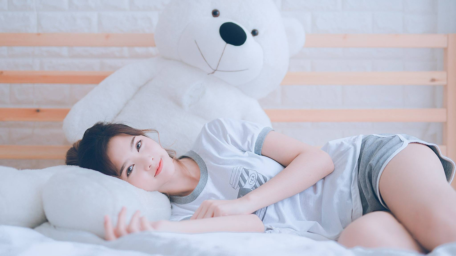 开云官网-本泽马跨域凝视,当曼城与巴萨的哲学对决照见真正的大场面先生