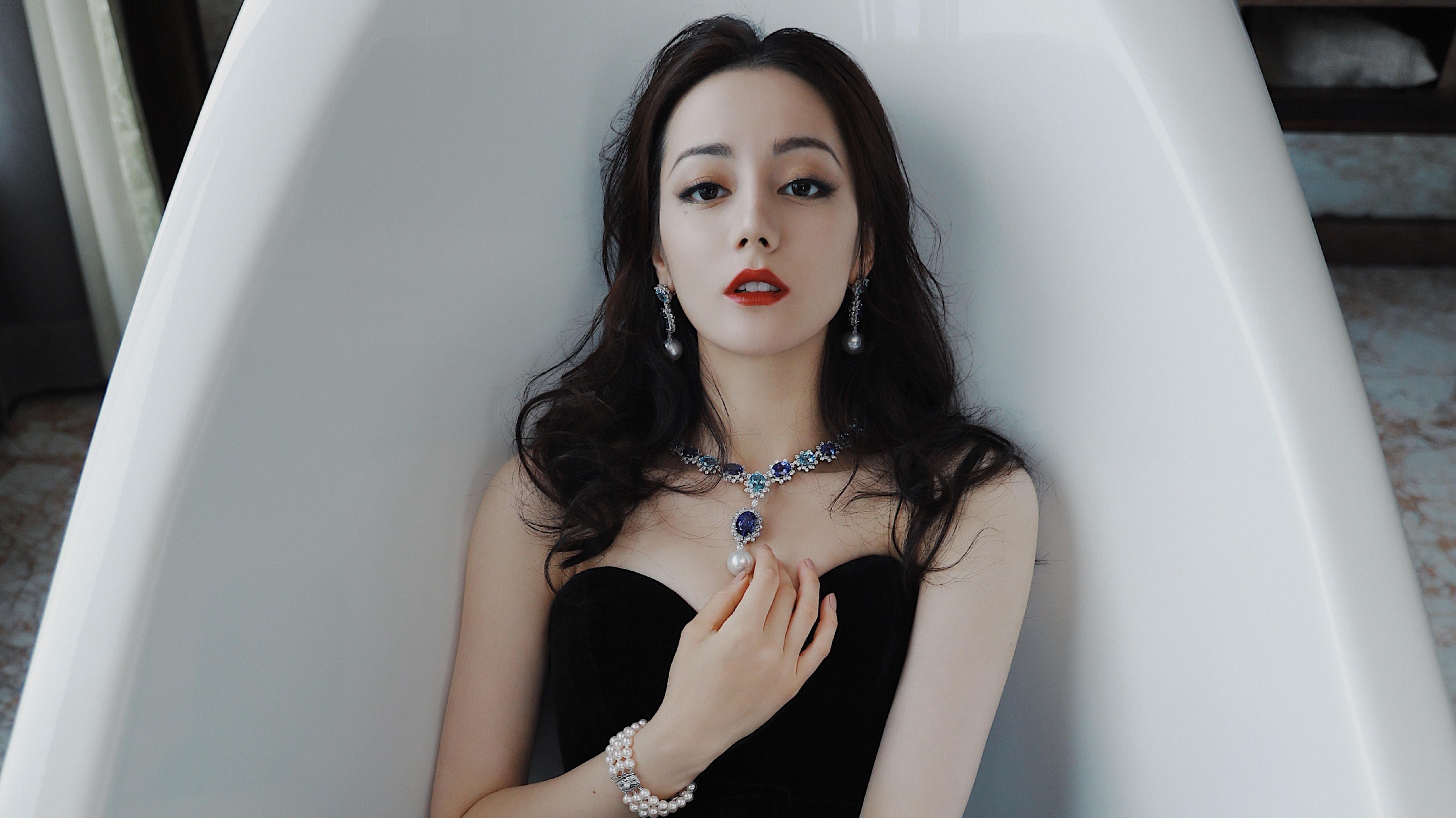 篮球之夜的狂想，当福克斯闪耀，掘金求生，广东队见证的跨洋三幕大戏